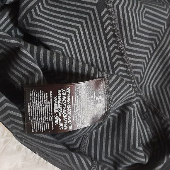 NWOT Under Armour Cold Gear Base Layer Hoodie - Picture 8 of 10